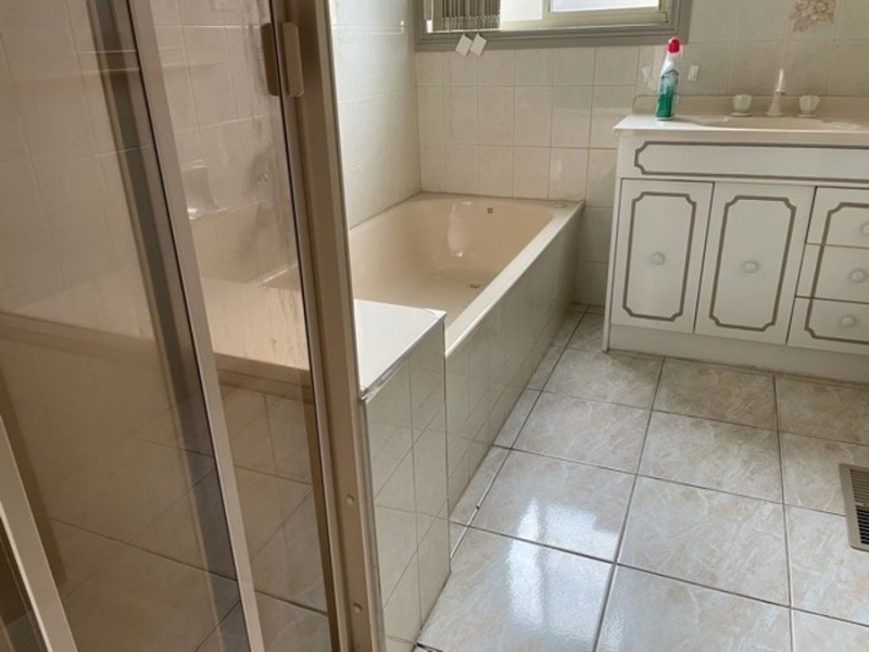 76 East Esplanade, St Albans VIC 3021