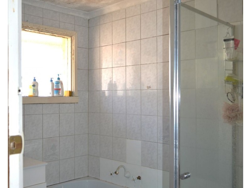 4 Eden Ave, Springvale VIC 3171