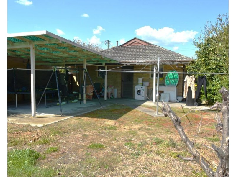 4 Eden Ave, Springvale VIC 3171