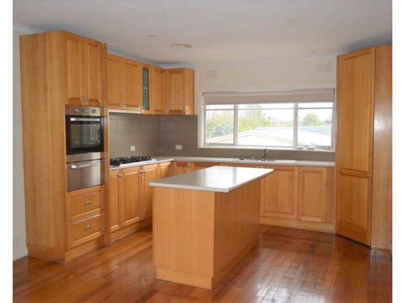 37 Wilson Blvd, Reservoir VIC 3073