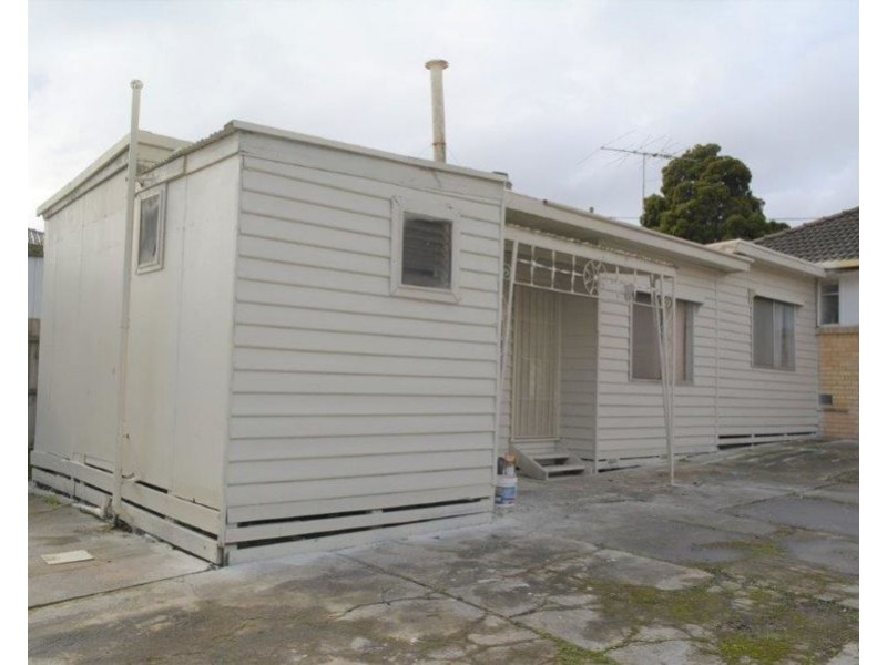 37 Wilson Blvd, Reservoir VIC 3073
