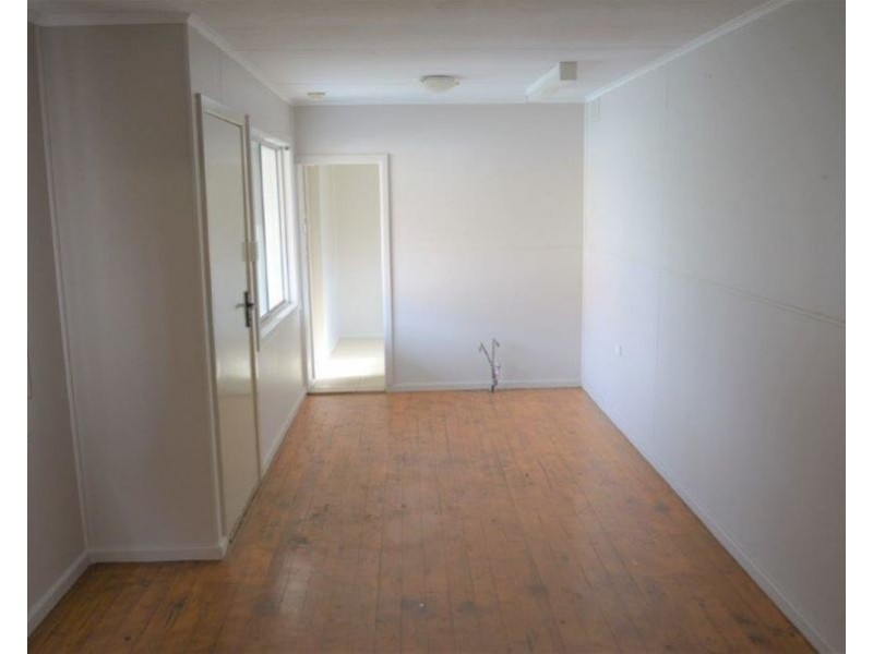 37 Wilson Blvd, Reservoir VIC 3073