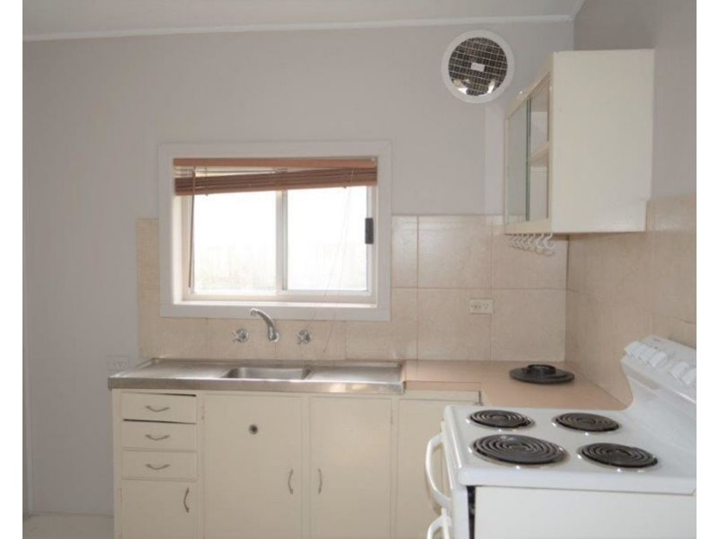 37 Wilson Blvd, Reservoir VIC 3073