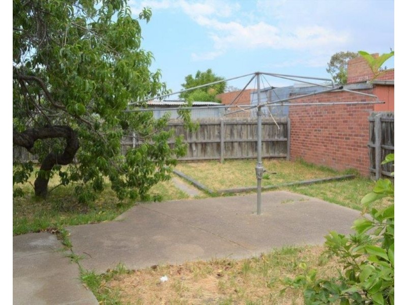 257 Main Road East, St Albans VIC 3021