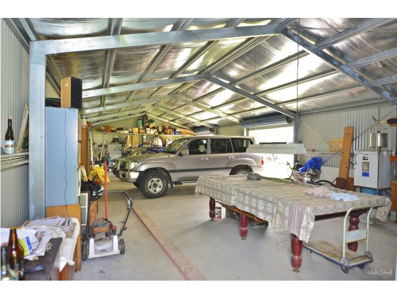 514 Davies Road, Captain Creek QLD 4677