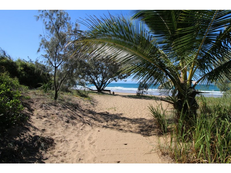 8 Beach Houses Estate Road, Agnes Water QLD 4677