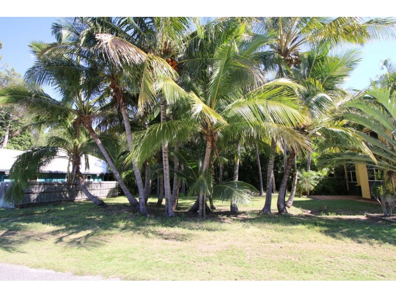 8 Beach Houses Estate Road, Agnes Water QLD 4677