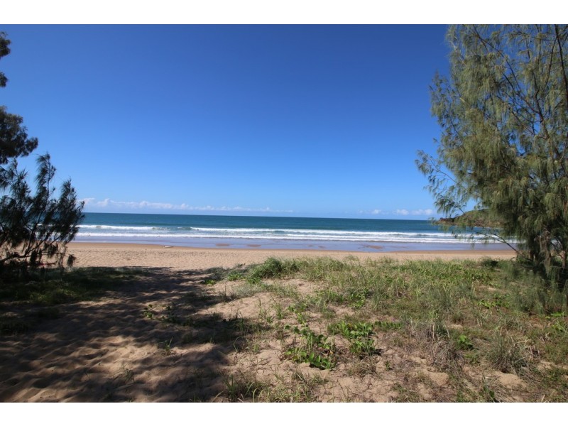 8 Beach Houses Estate Road, Agnes Water QLD 4677