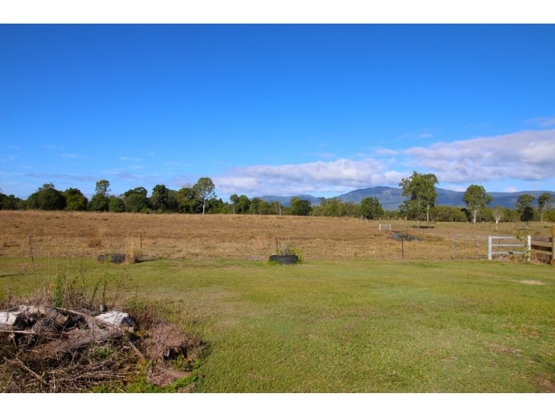 25 Koorawatha Drive, Bororen QLD 4678