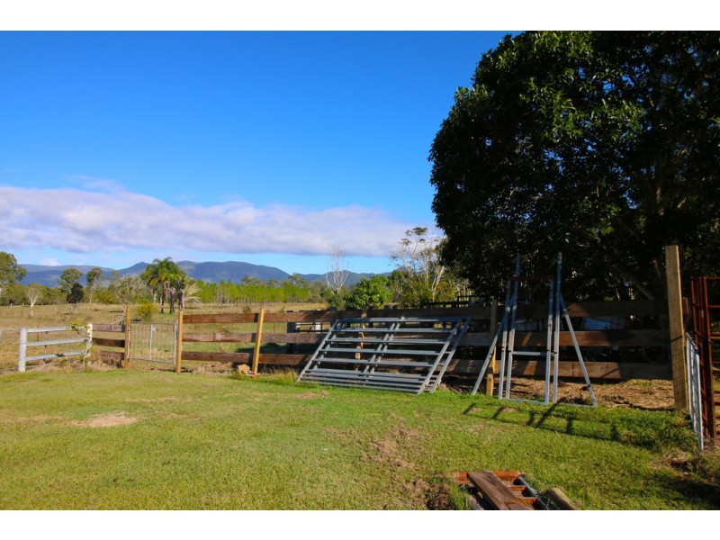 25 Koorawatha Drive, Bororen QLD 4678