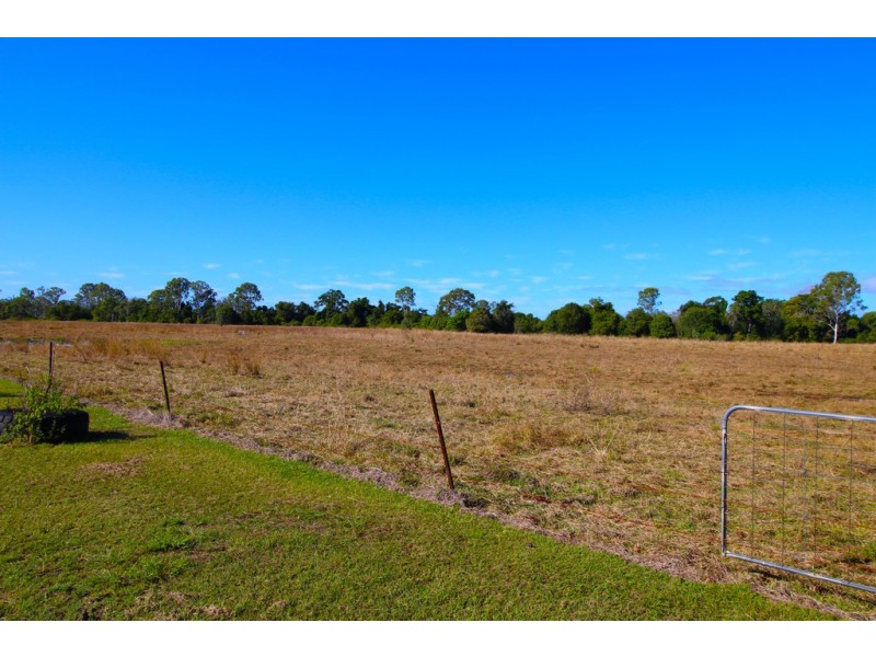 25 Koorawatha Drive, Bororen QLD 4678