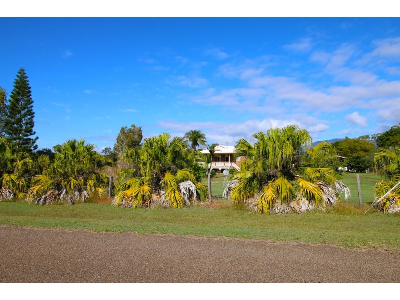 25 Koorawatha Drive, Bororen QLD 4678