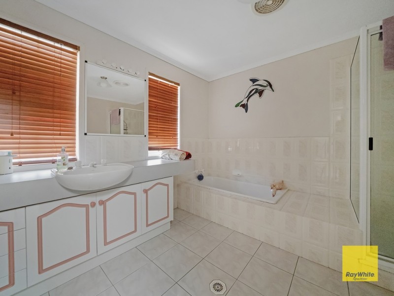 47 Koorawatha Drive, Bororen QLD 4678