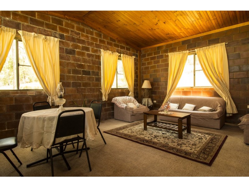 240 Ballantyne Road, Captain Creek QLD 4677