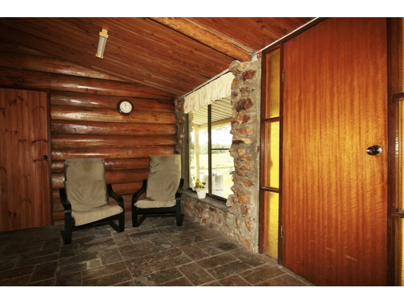 240 Ballantyne Road, Captain Creek QLD 4677