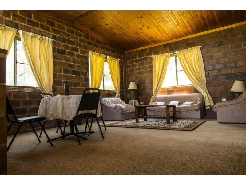 240 Ballantyne Road, Captain Creek QLD 4677