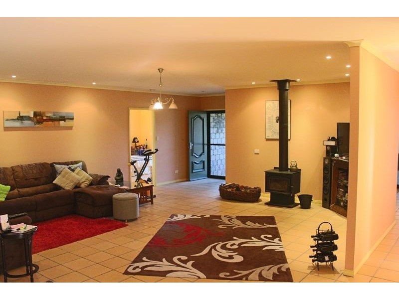 252 Murphy Road, Captain Creek QLD 4677