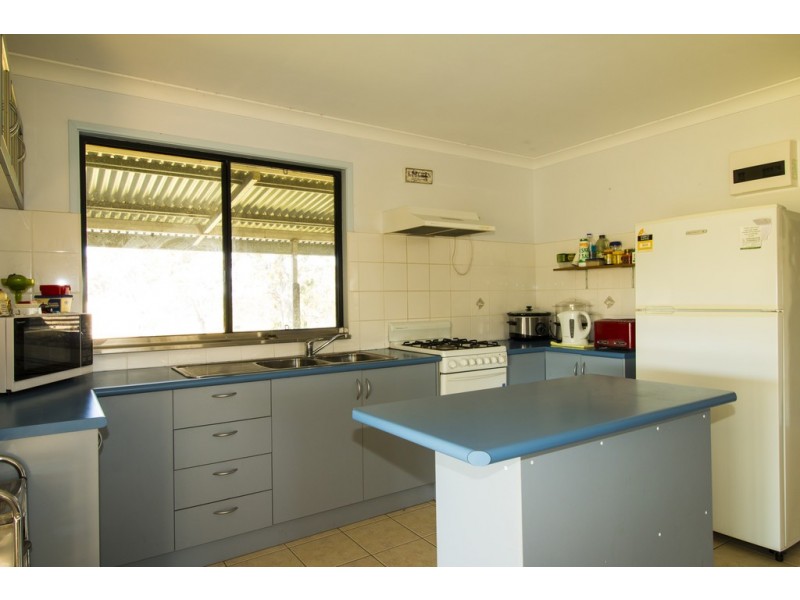 1875 Fingerboard Road, Mount Tom QLD 4677