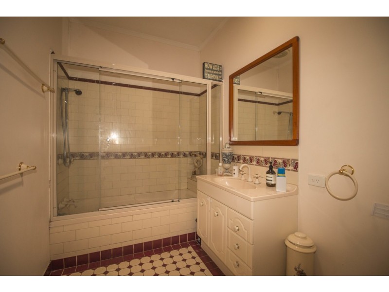 2 Churchill Street, Svensson Heights QLD 4670