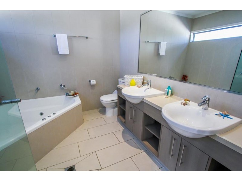 6 /2 Dolphin Court, Agnes Water QLD 4677