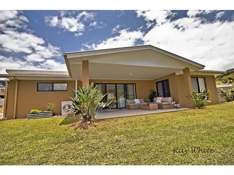 1 Bayview Close, Agnes Water QLD 4677