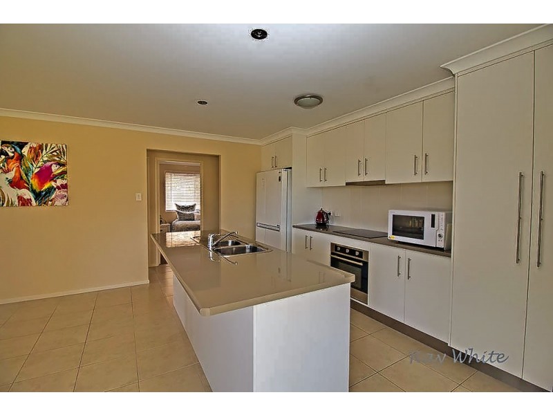 1 Bayview Close, Agnes Water QLD 4677