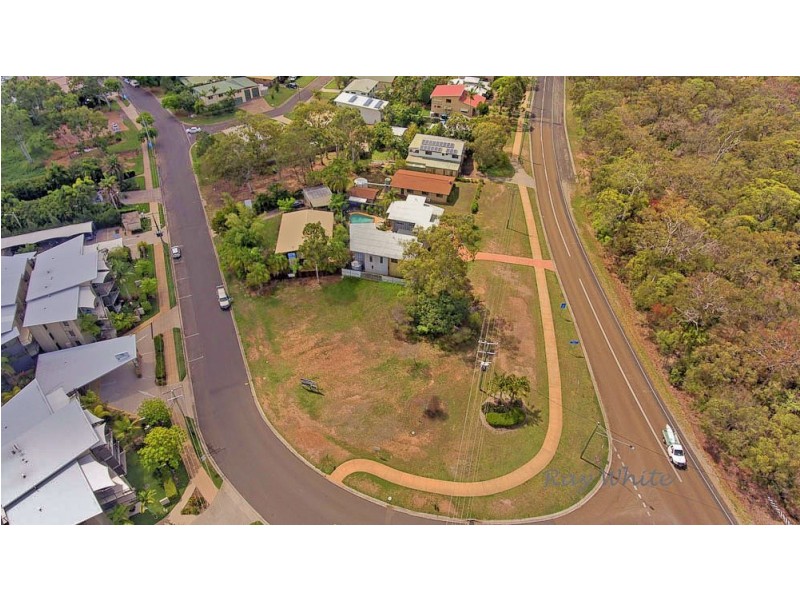 8 Agnes Street, Agnes Water QLD 4677