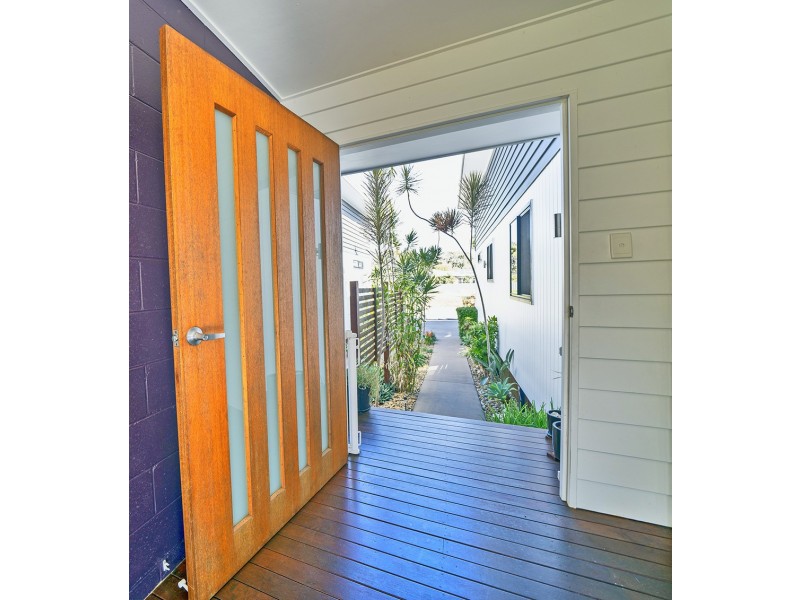 1 /15 Waterfront Drive, Agnes Water QLD 4677