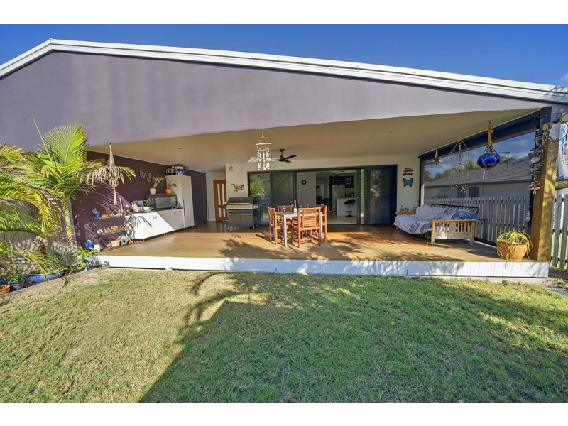 1 /15 Waterfront Drive, Agnes Water QLD 4677