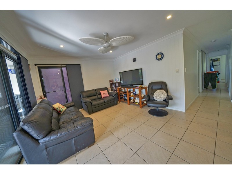 1 /15 Waterfront Drive, Agnes Water QLD 4677