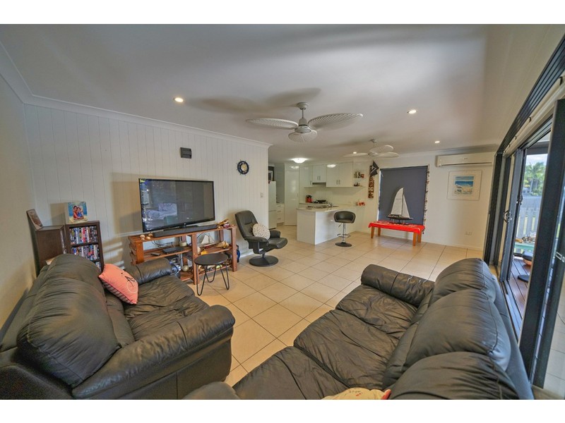 1 /15 Waterfront Drive, Agnes Water QLD 4677