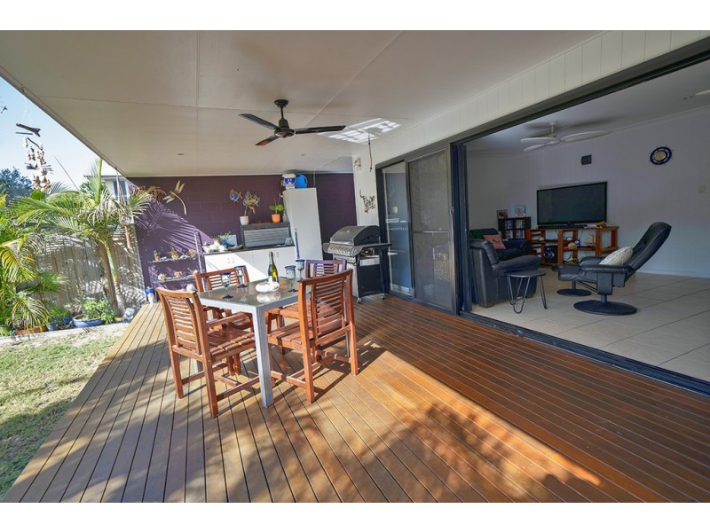 1 /15 Waterfront Drive, Agnes Water QLD 4677