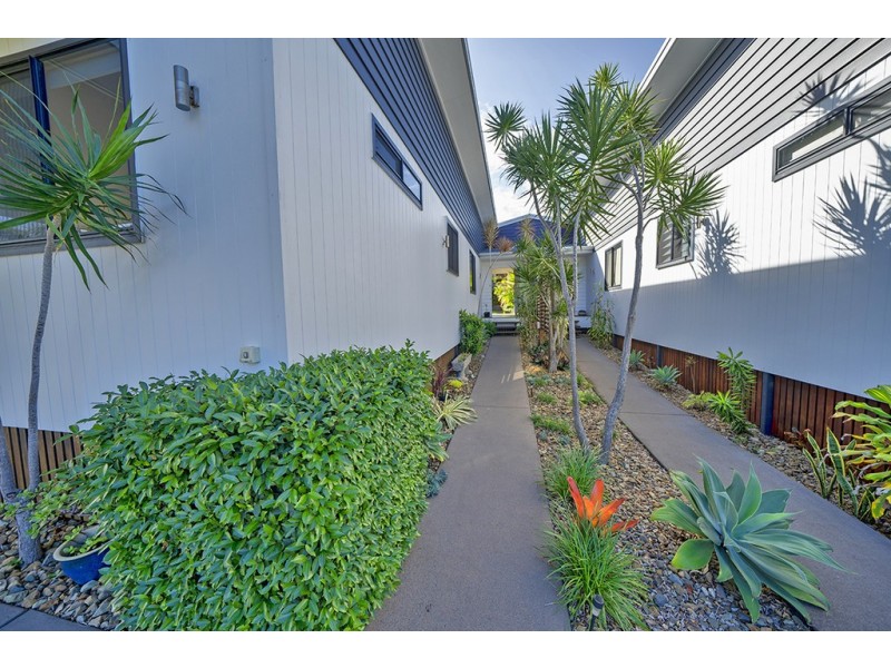 1 /15 Waterfront Drive, Agnes Water QLD 4677