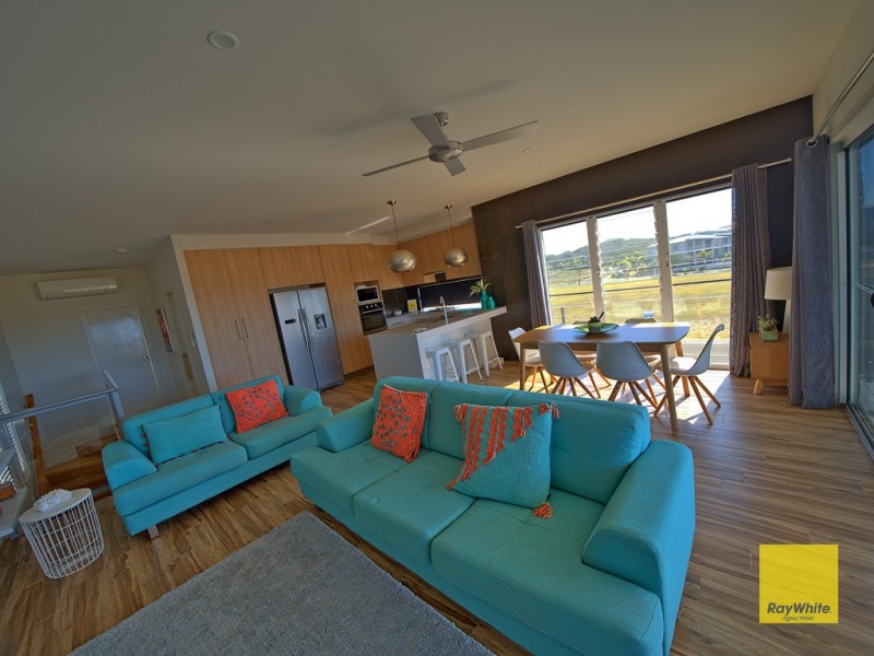 1 /21 Beaches Village Circuit, Agnes Water QLD 4677