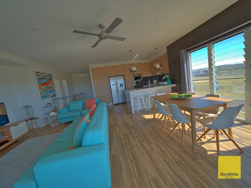 1 /21 Beaches Village Circuit, Agnes Water QLD 4677