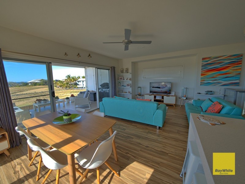 1 /21 Beaches Village Circuit, Agnes Water QLD 4677