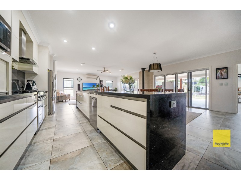 537 Hallorans Road, Mount Tom QLD 4677