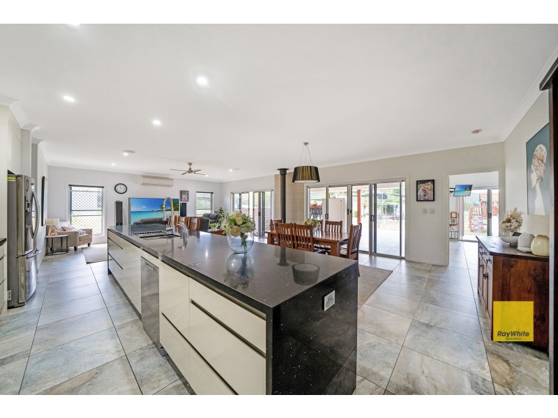 537 Hallorans Road, Mount Tom QLD 4677