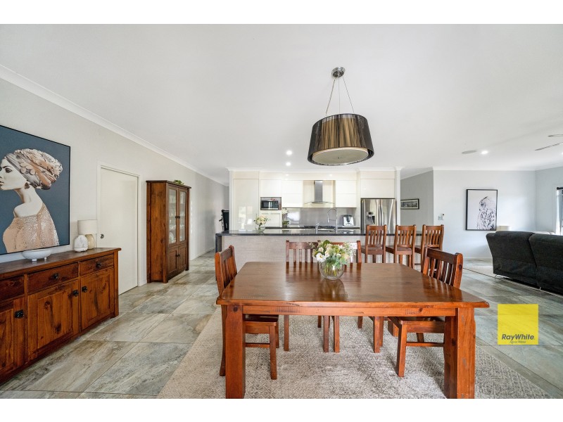 537 Hallorans Road, Mount Tom QLD 4677