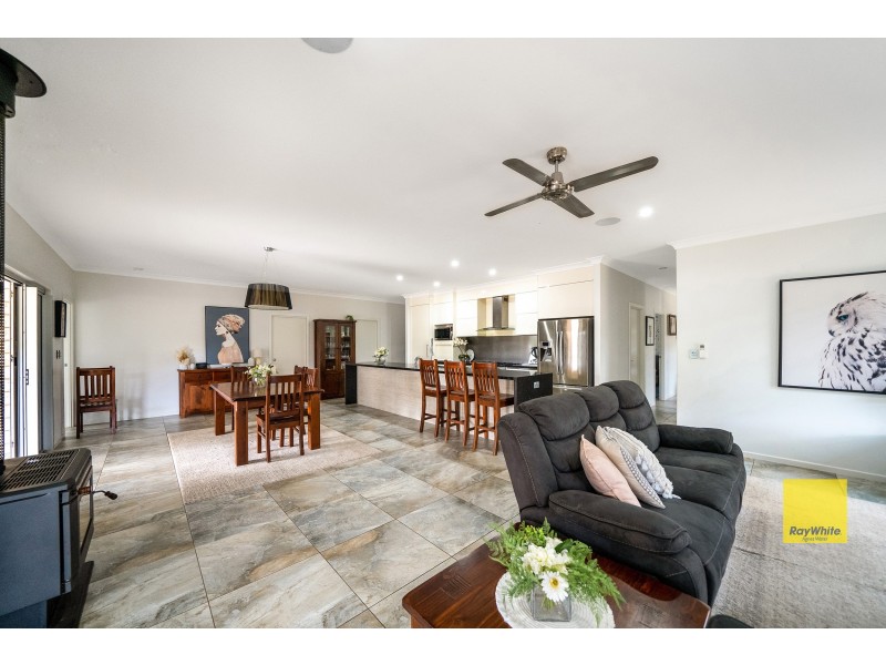 537 Hallorans Road, Mount Tom QLD 4677