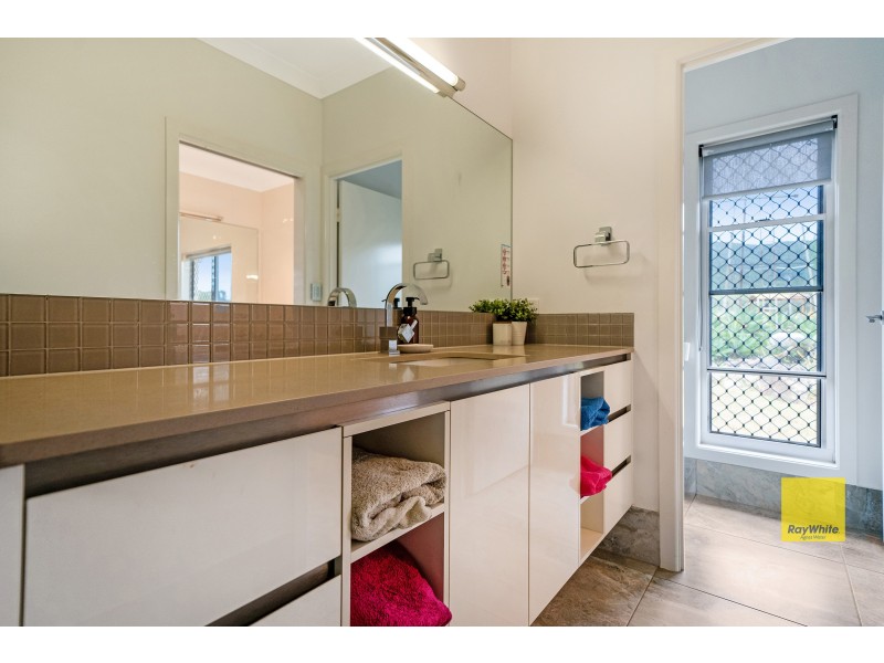 537 Hallorans Road, Mount Tom QLD 4677