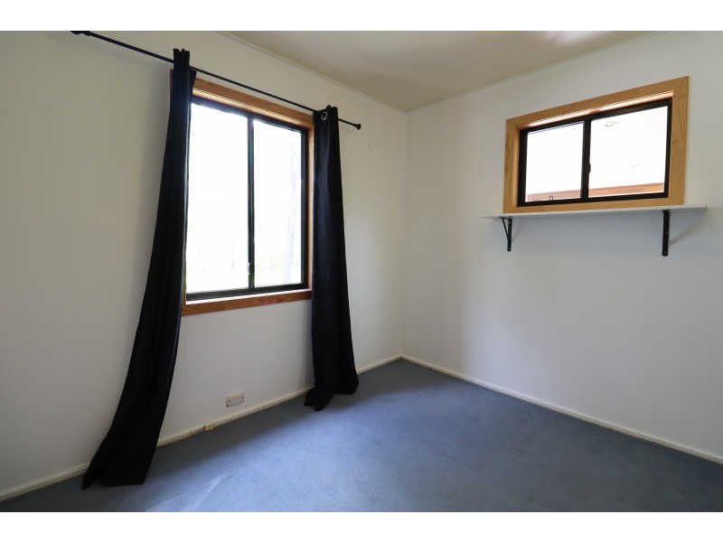 27 Dillon Road, Captain Creek QLD 4677