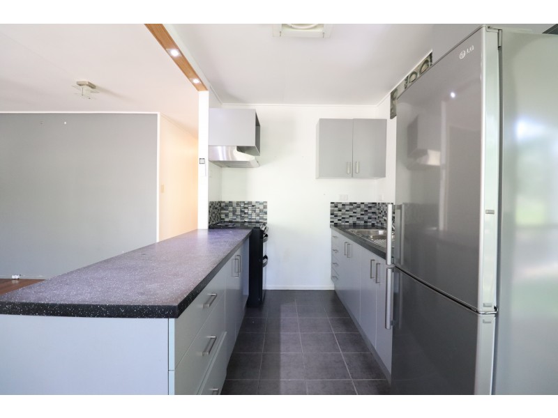 27 Dillon Road, Captain Creek QLD 4677