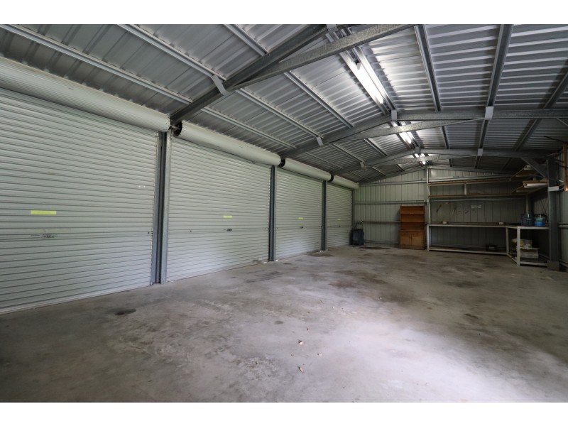27 Dillon Road, Captain Creek QLD 4677