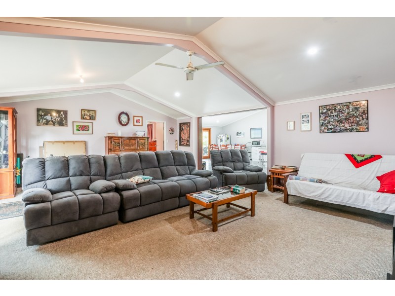 493 Cross Road, Euleilah QLD 4674