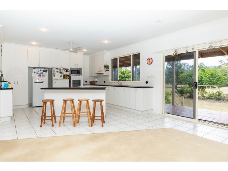 2361 Round Hill Road, Round Hill QLD 4677