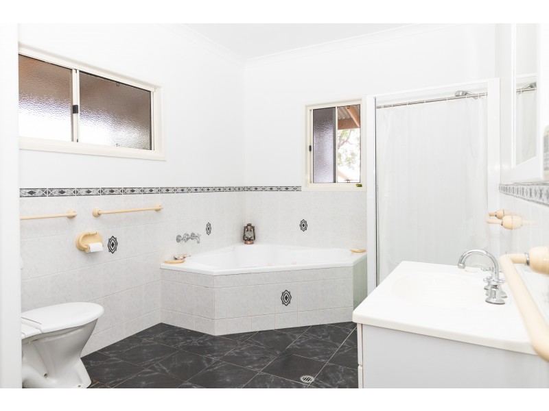 2361 Round Hill Road, Round Hill QLD 4677