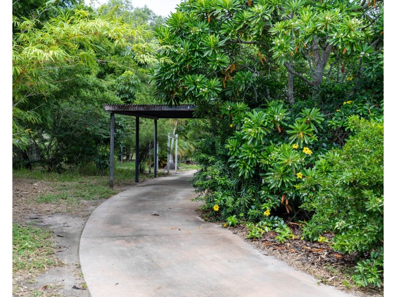 2381 Round Hill Road, Round Hill QLD 4677