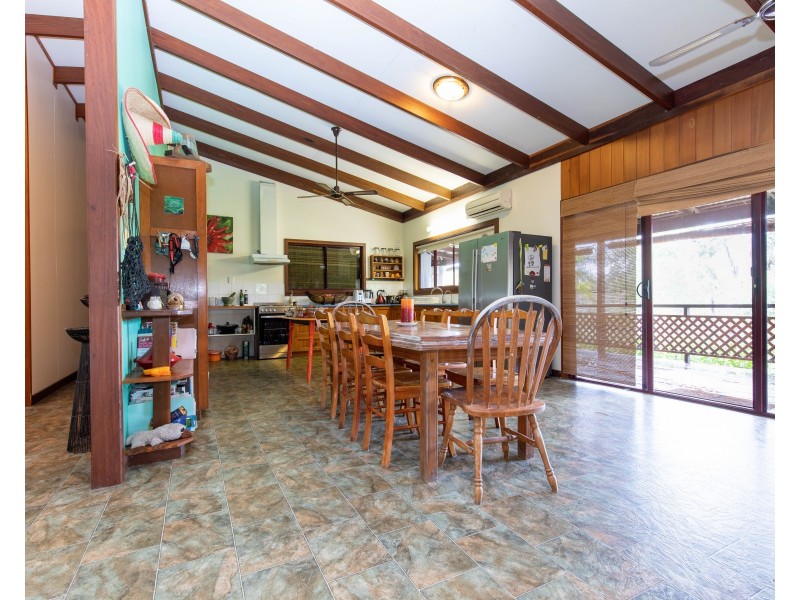 2381 Round Hill Road, Round Hill QLD 4677