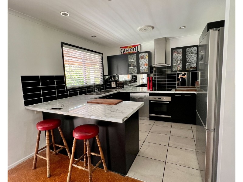 582 Murphy Road, Captain Creek QLD 4677